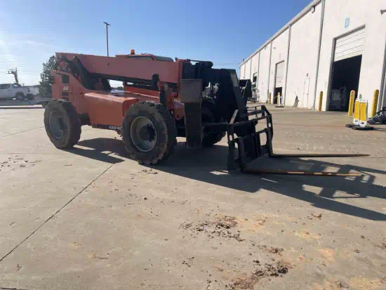 ./images/584690/550/584690--SkyTrak-10042-Lifts-Telehandlers-550-2-1.webp
