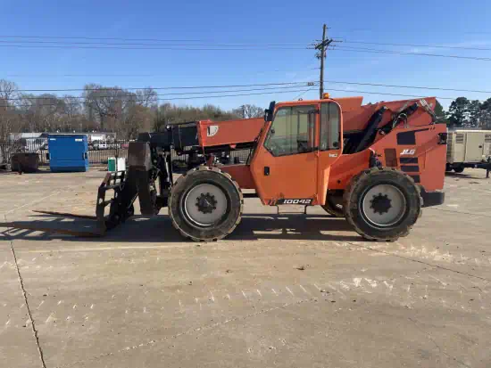 ./images/584690/550/584690--SkyTrak-10042-Lifts-Telehandlers-550-4-1.webp