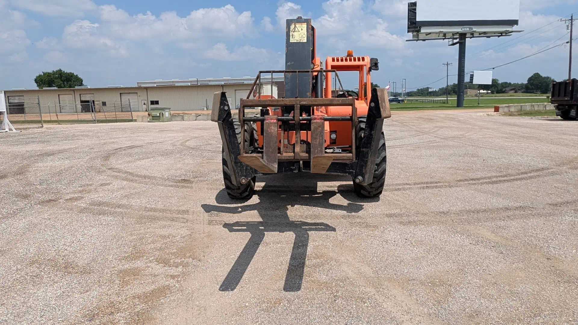 585024--SkyTrak-10054-Lifts-Telehandlers-1920-3-1