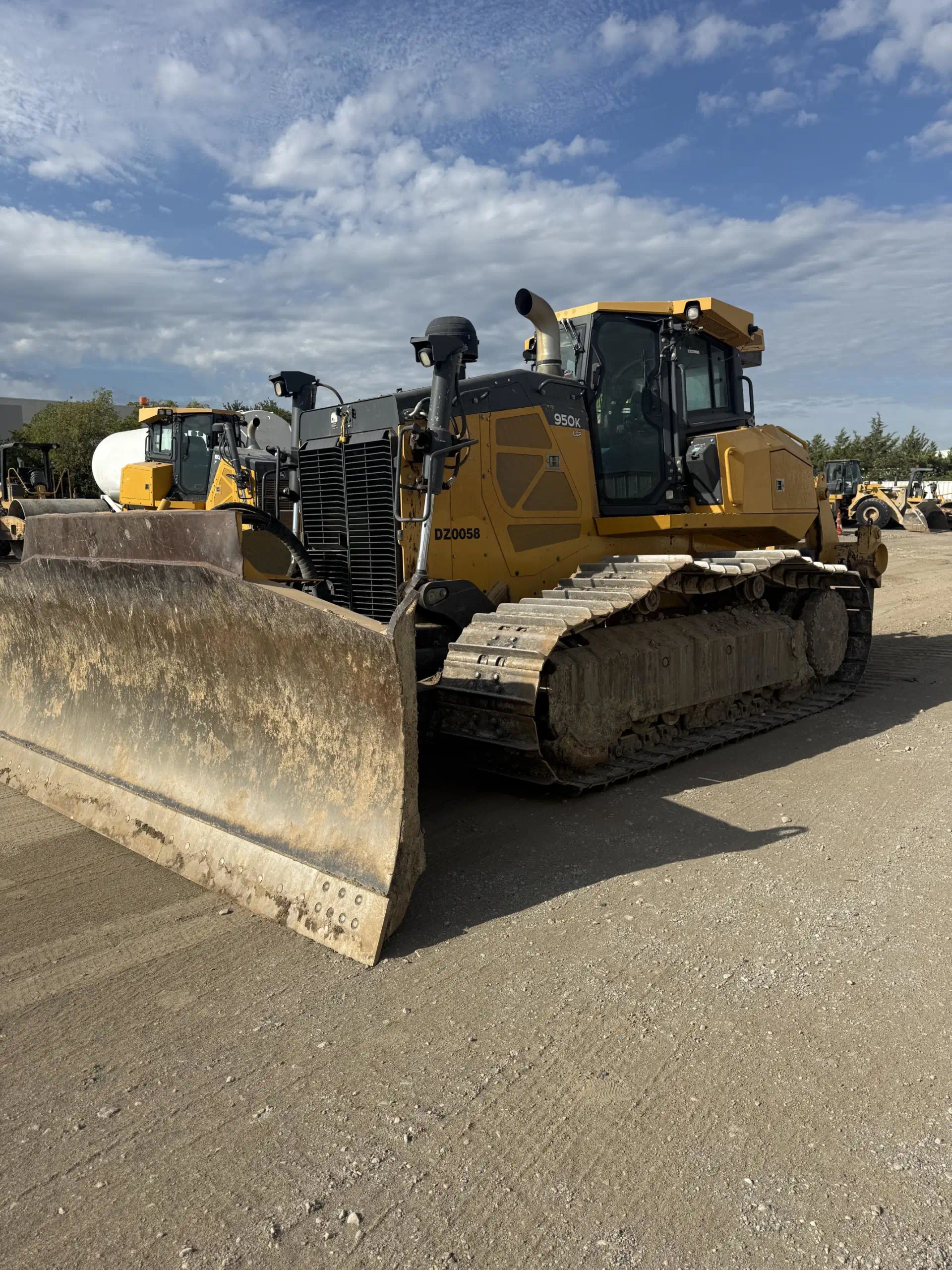 635299--Deere-950K-Dozers-Crawler-1920-1-1