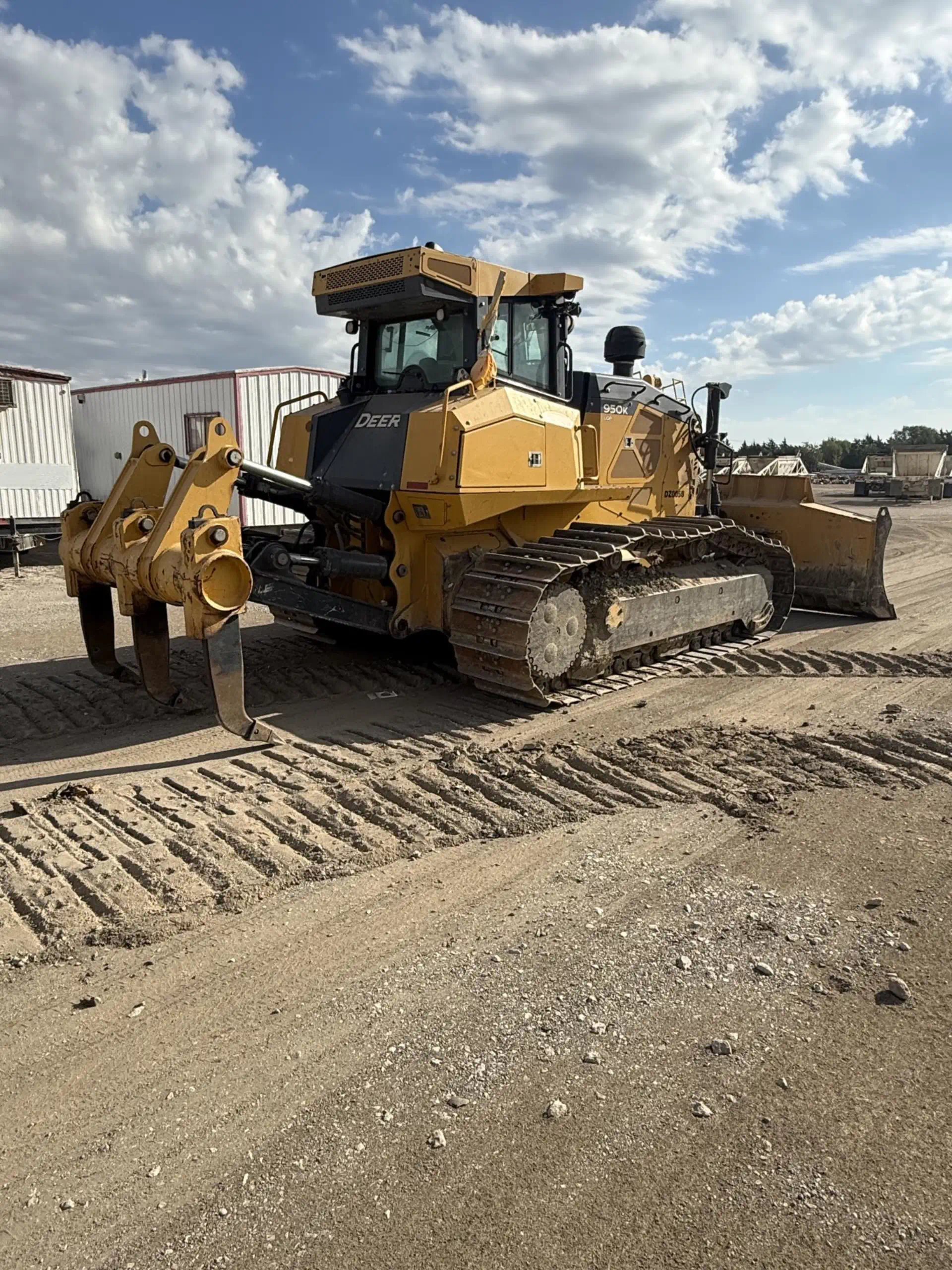 635299--Deere-950K-Dozers-Crawler-1920-3-1