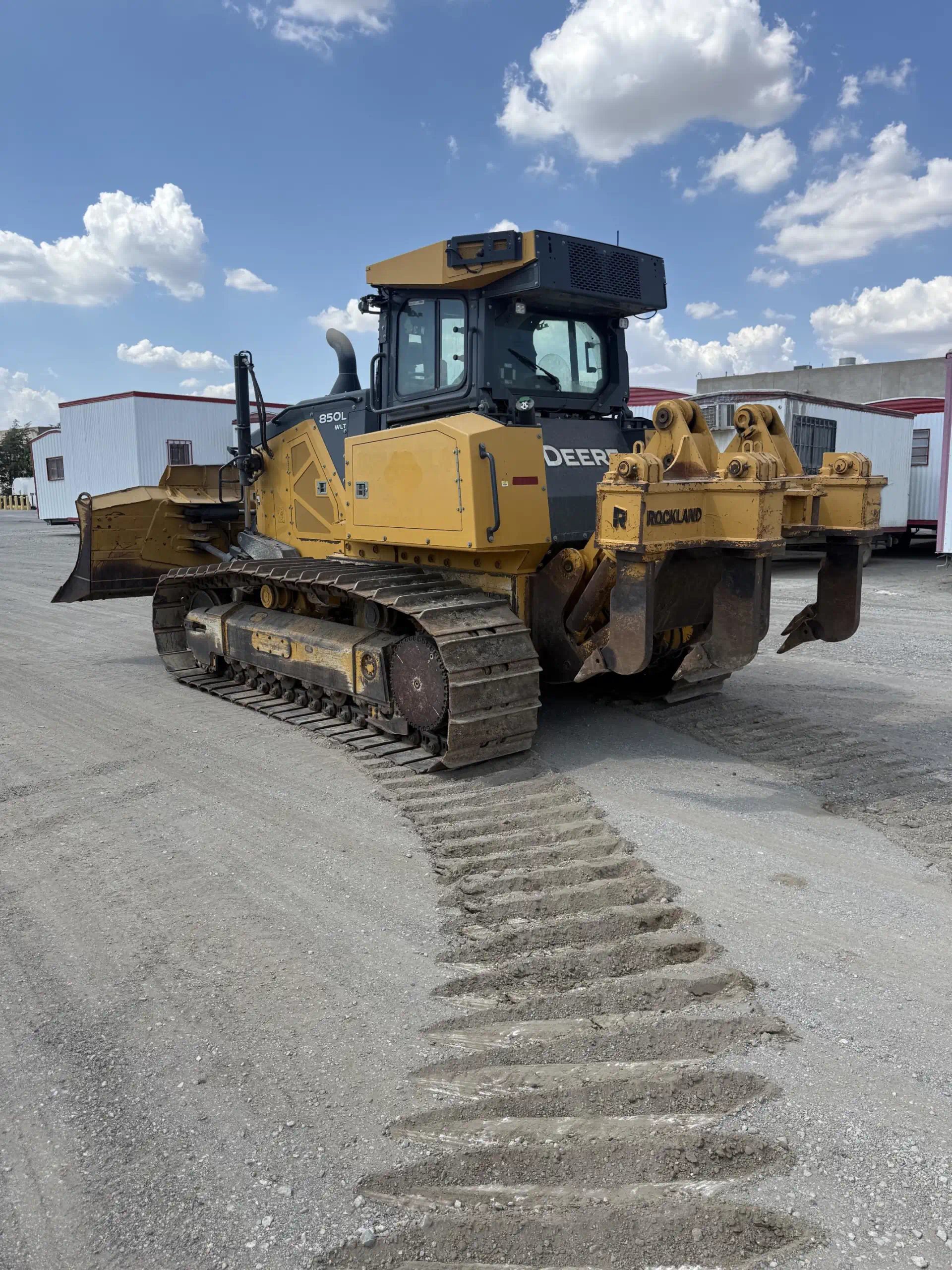 636380--Deere-850L-WLT-Dozers-Crawler-1920-2-1