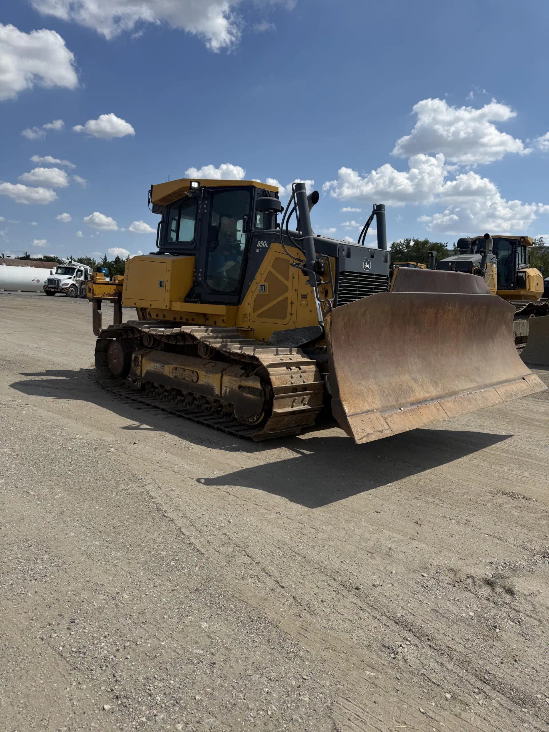 636380--Deere-850L-WLT-Dozers-Crawler-1920-4-1