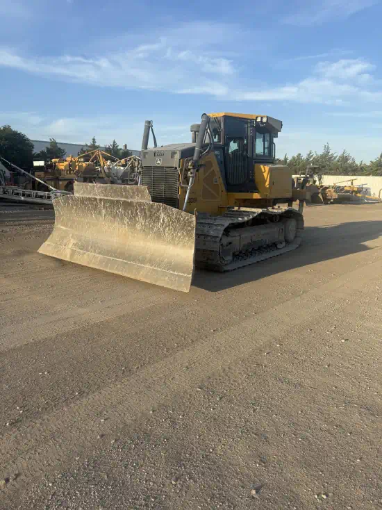 ./images/636751/550/636751-2022-Deere-850L-WLT-Dozers-Crawler-550-1-1.webp