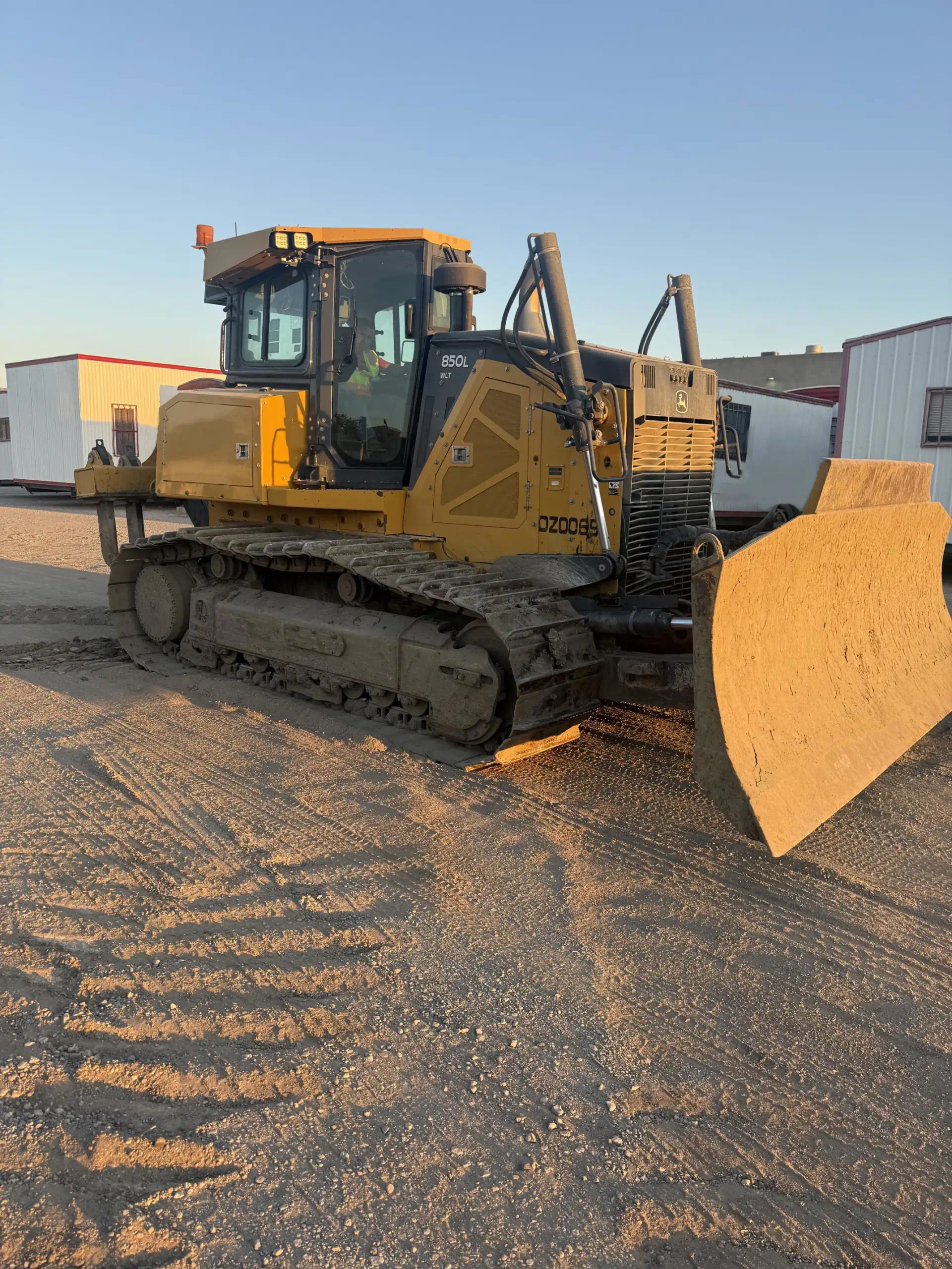 636755--Deere-850L-WLT-Dozers-Crawler-1920-4-1