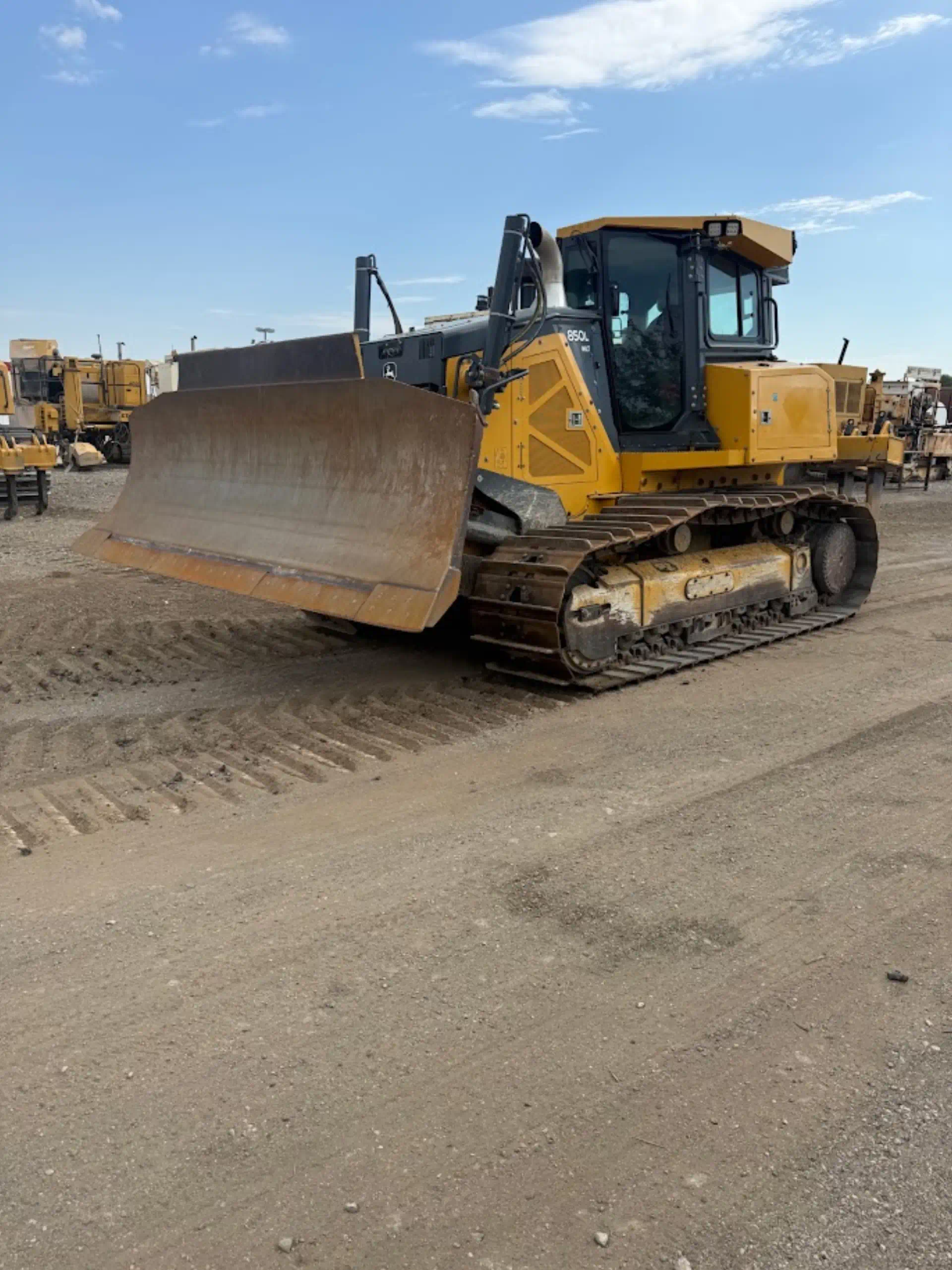 636757--Deere-850L-WLT-Dozers-Crawler-1920-2-1