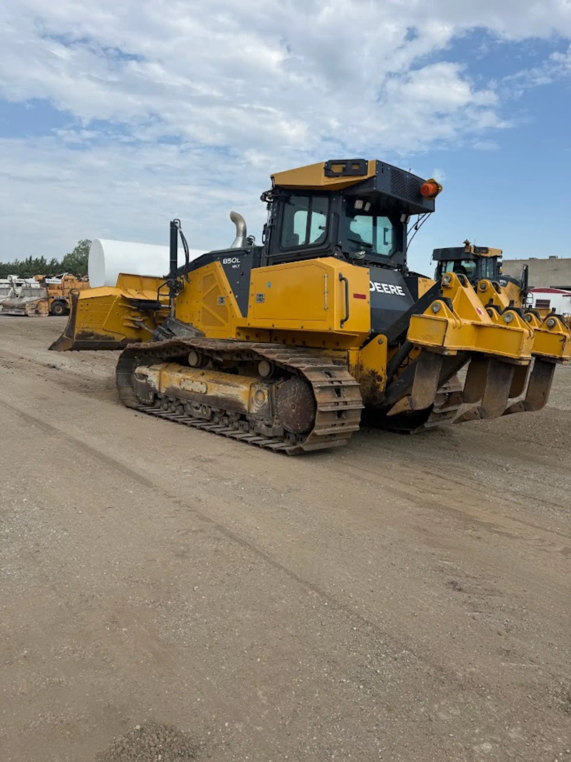 636757--Deere-850L-WLT-Dozers-Crawler-1920-4-1